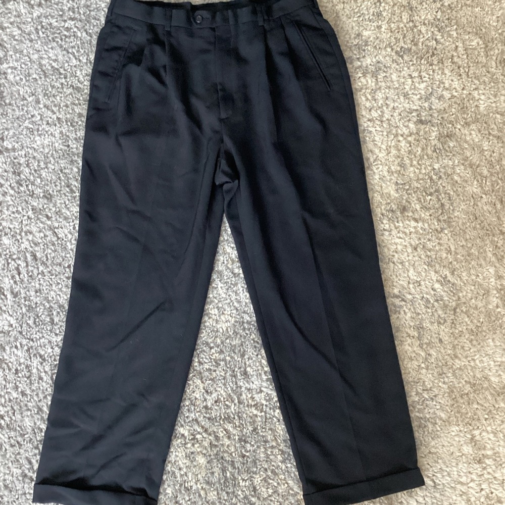 Haggar Mens 36x30 Pleated Front Dress Trousers Slacks Black Formal Business